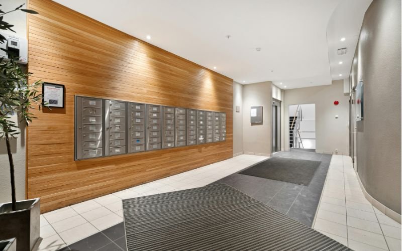 Lockable filing cabinet for secure patient records storage before export