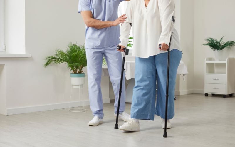 Bulk walking aids and aluminum crutches wholesale shipment to Accra and Muscat